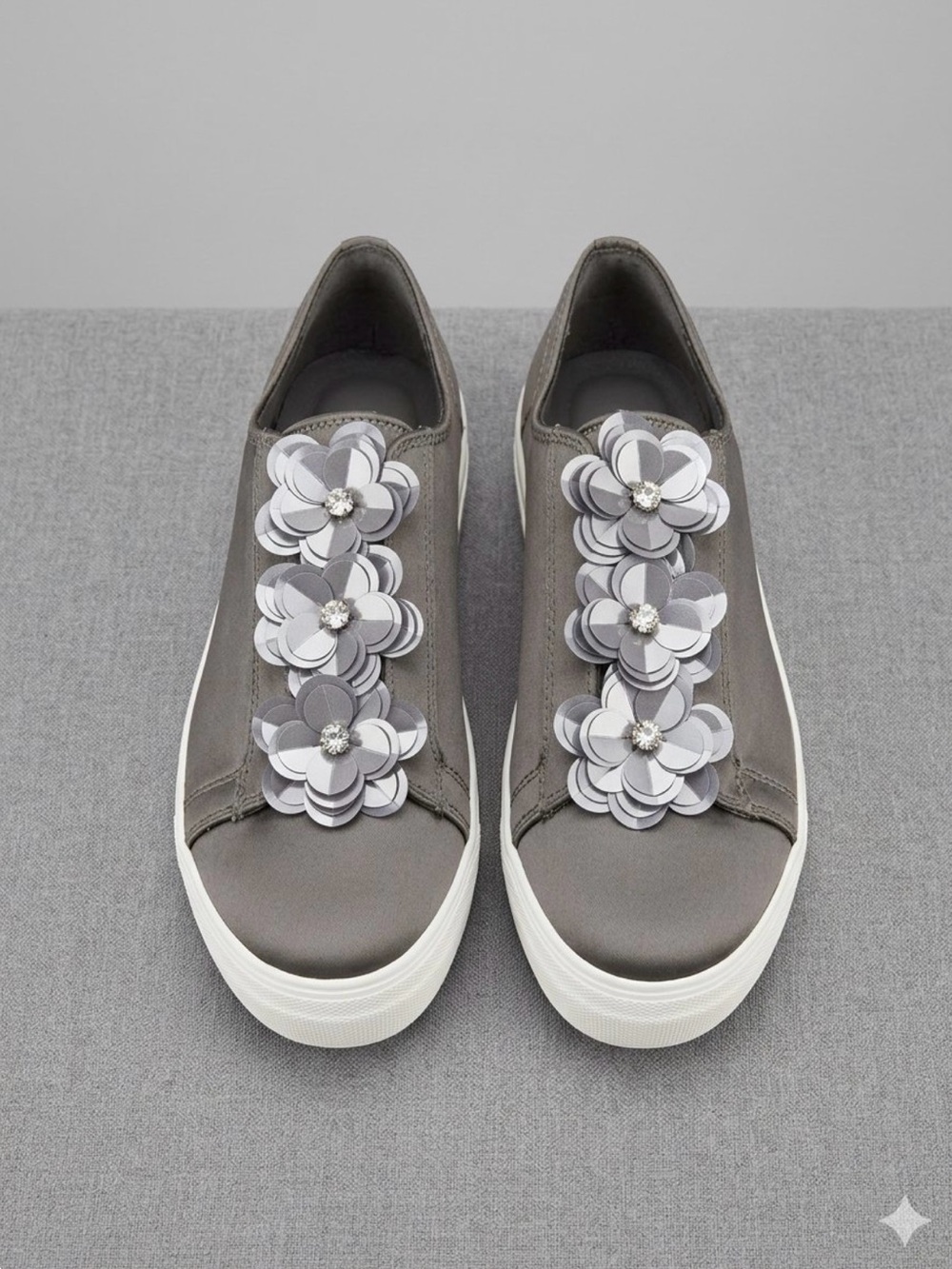 Madden Girl Ayden Grey Floral Slip-On Sneakers - Size 7.5
